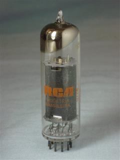 Válvulas pentodo de potência para áudio com base miniatura de nove pinos - Válvula 6EM5 RCA